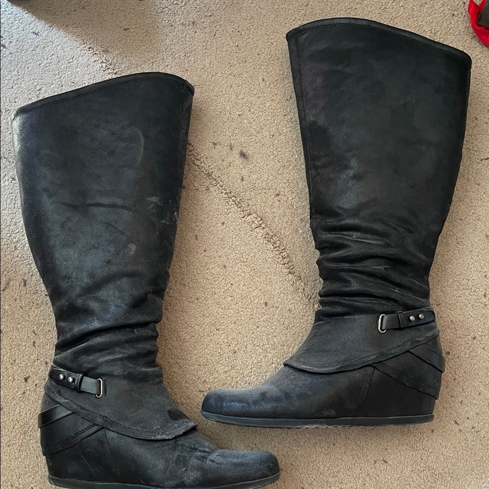 Baretraps Tesa Wide Calf Wedge Boots